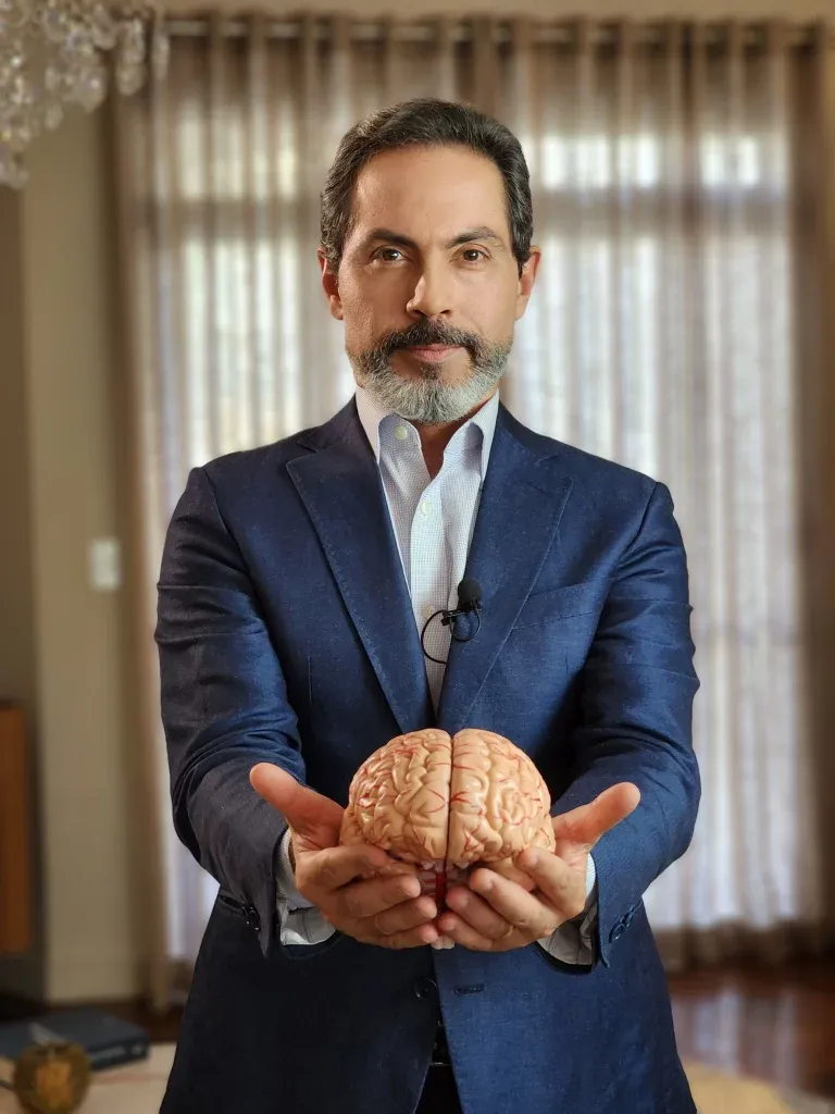 Retrato do Dr. Frederico Porto, psiquiatra e nutrólogo